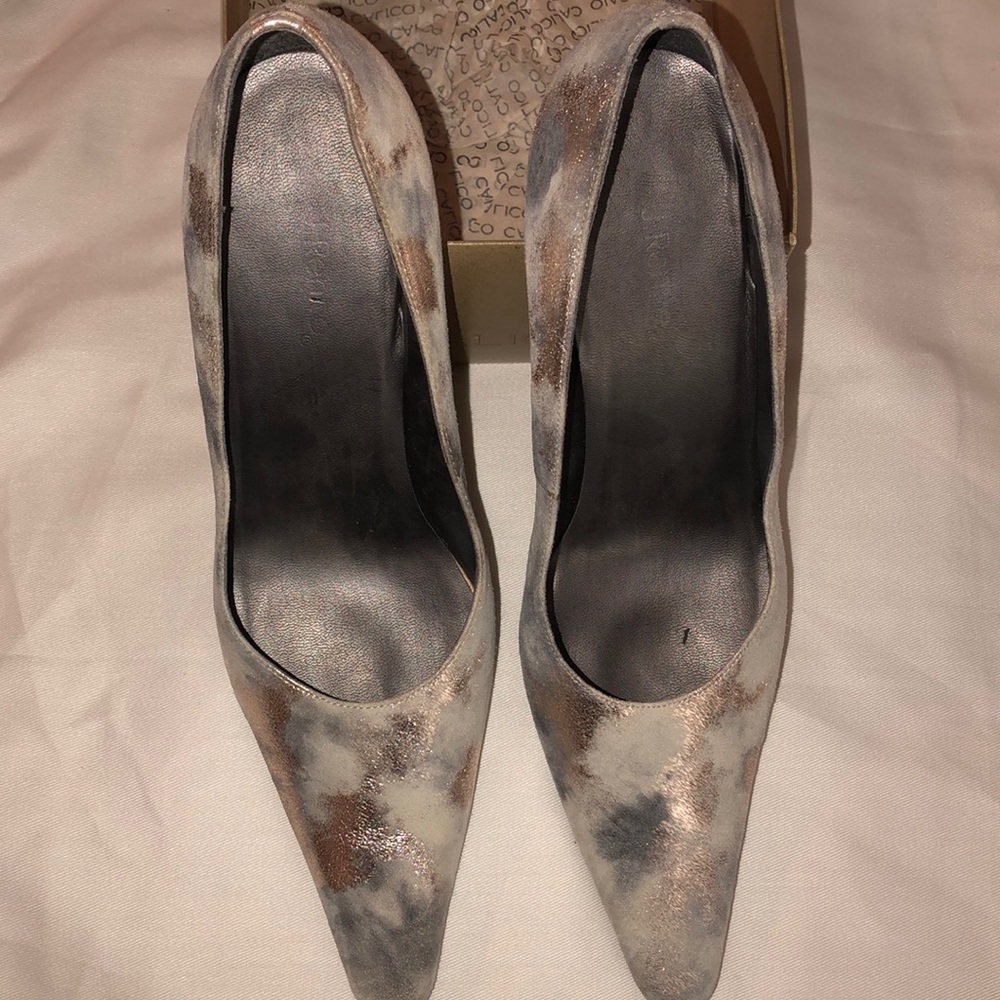 J Renee Silver/Gold Foiled Pump-Size 8 1/2M